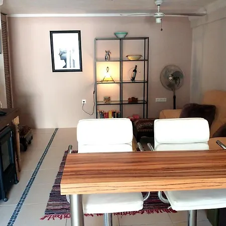 Casa Insolita B Apartment